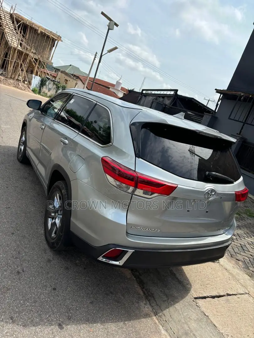 Toyota Highlander 2017 Silver