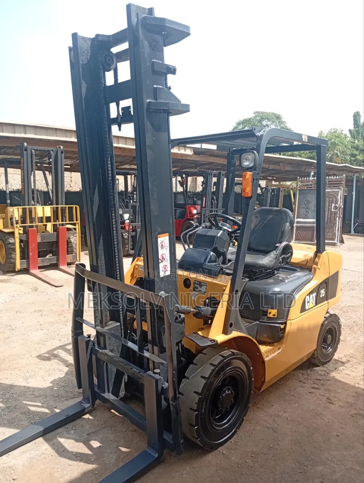 2.5tons Caterpillar Forklift