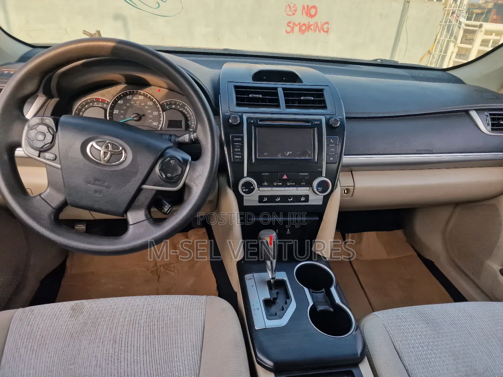 Toyota Camry LE 4dr Sedan (2.5L 4cyl 6A) 2013 Gold