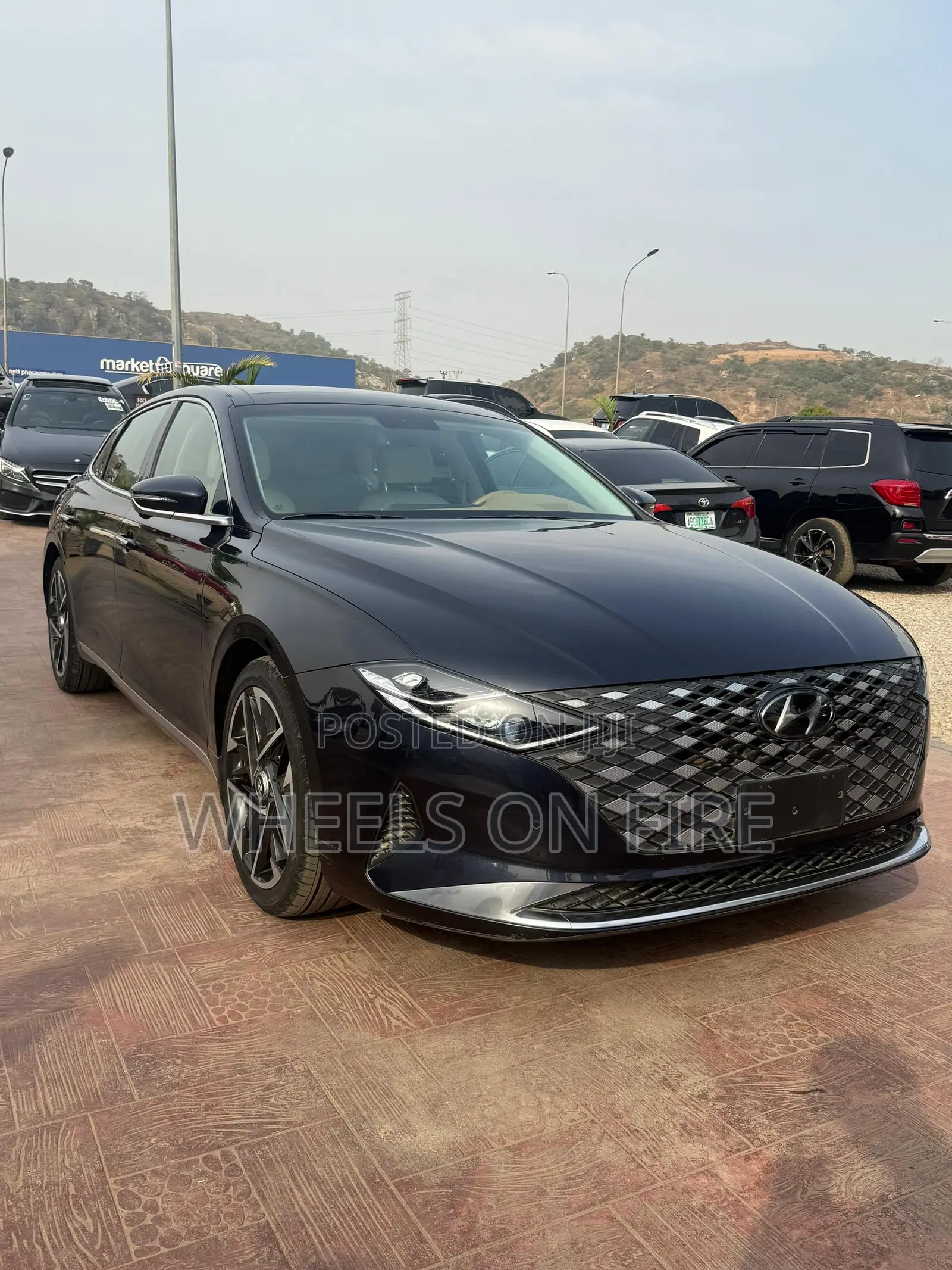 Hyundai Azera 2017 Black