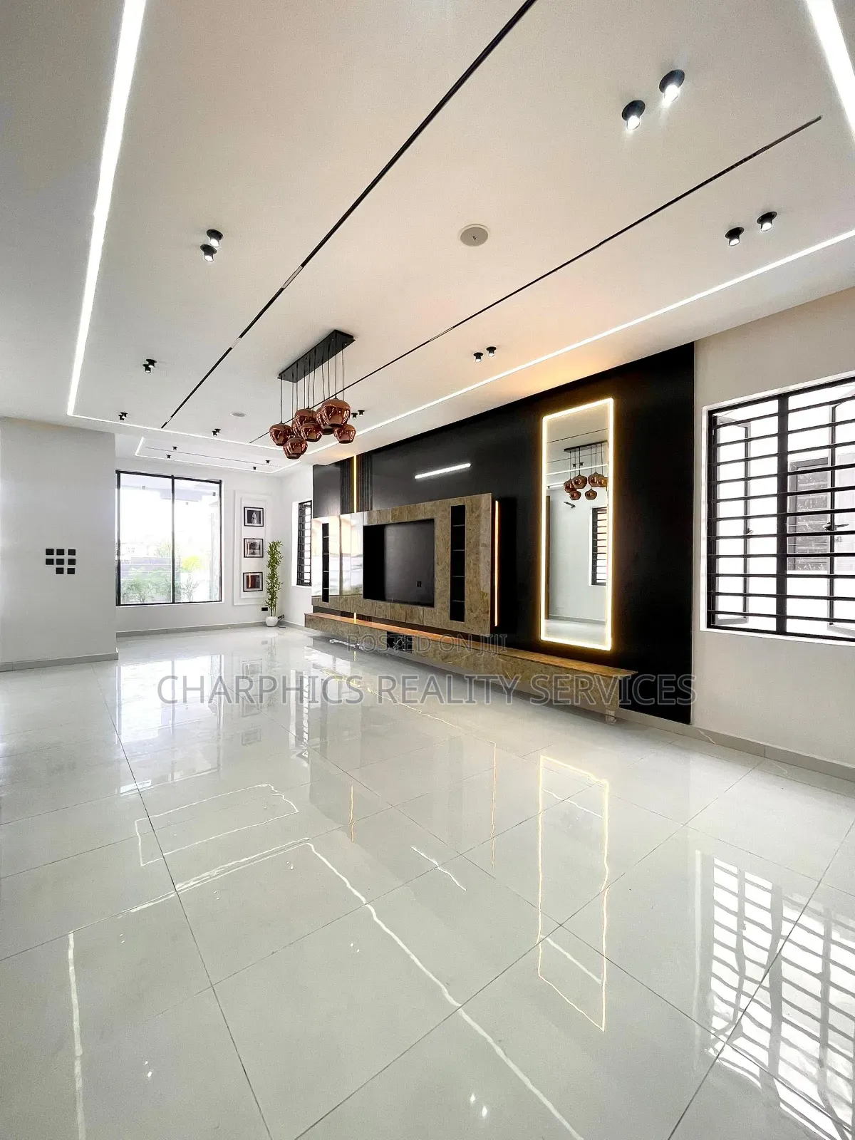 5bdrm Duplex in Ikota for sale
