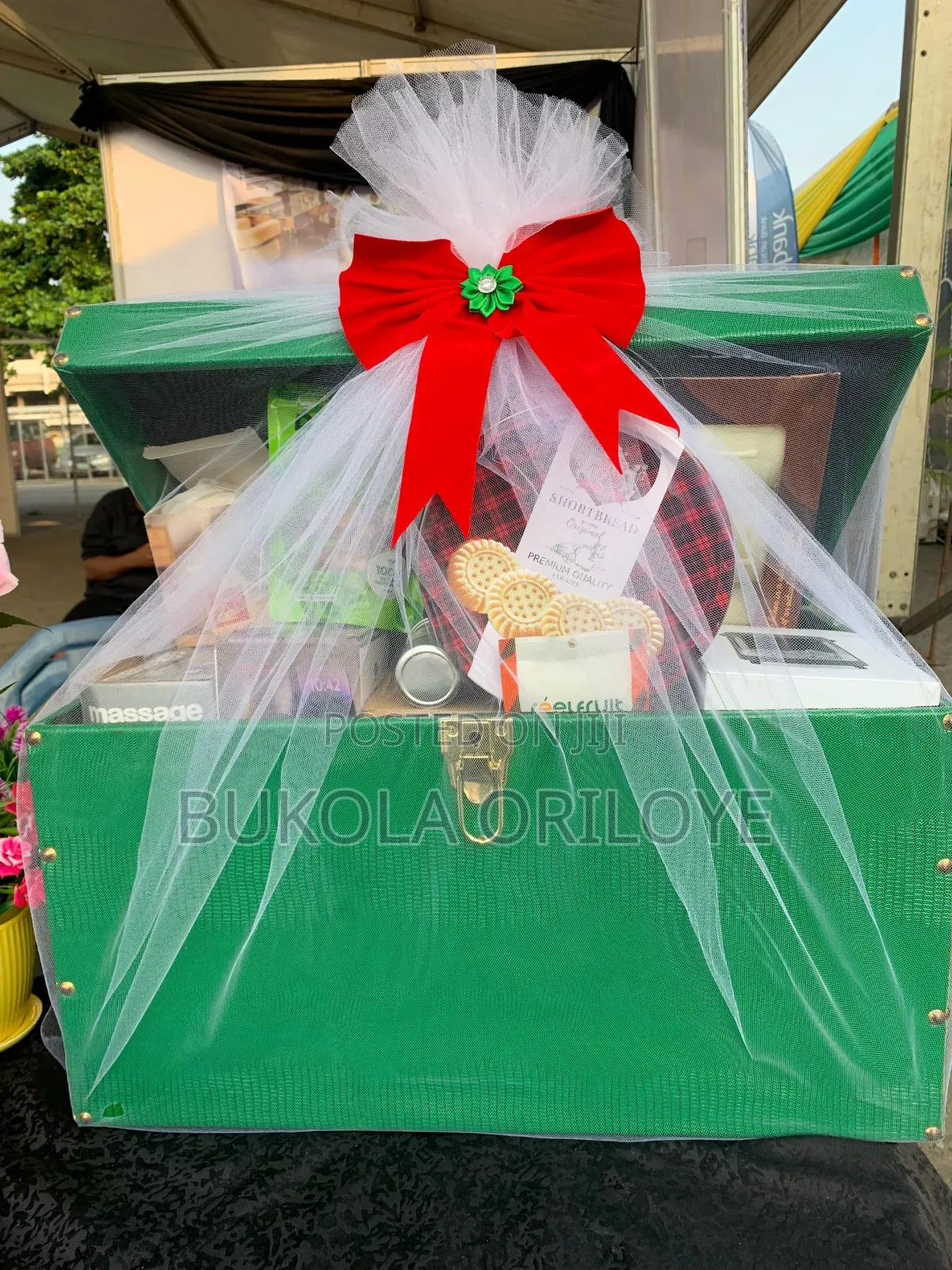 Berry Gold Gift Hamper Package
