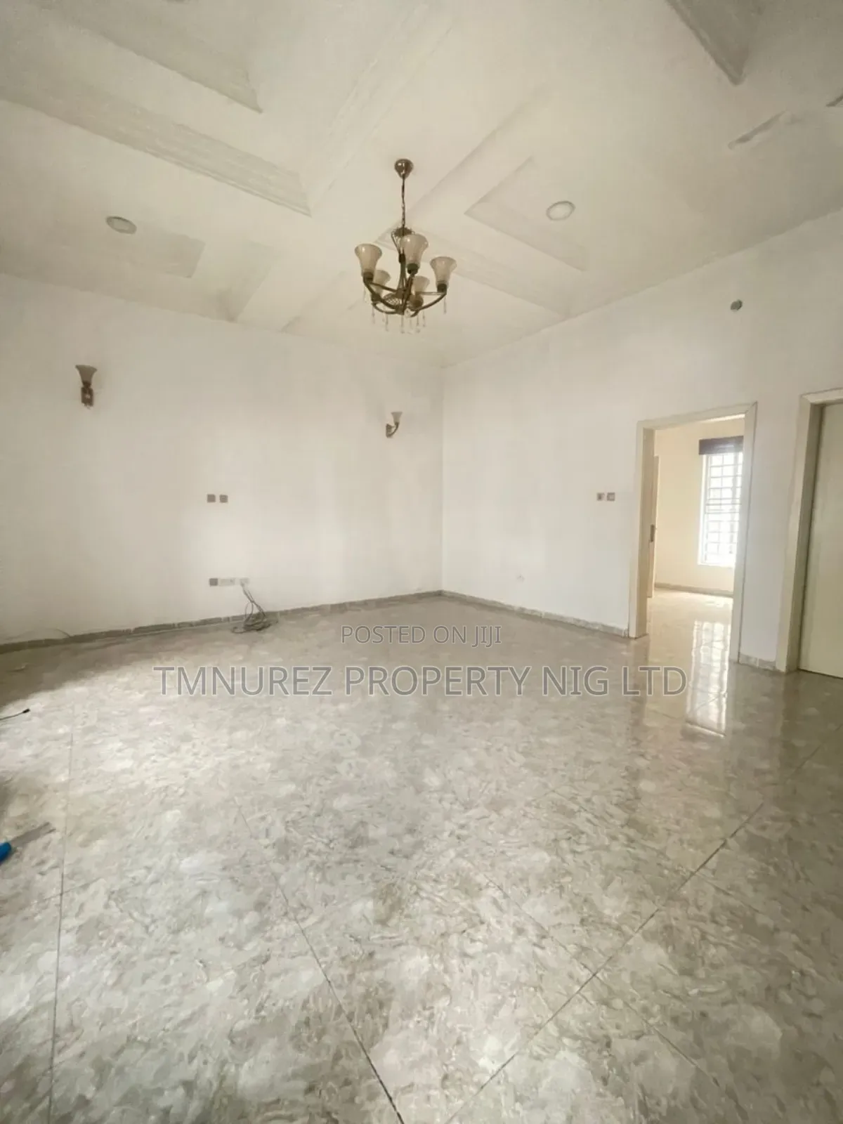 Mini Flat in Orchild Road, Chevron for rent