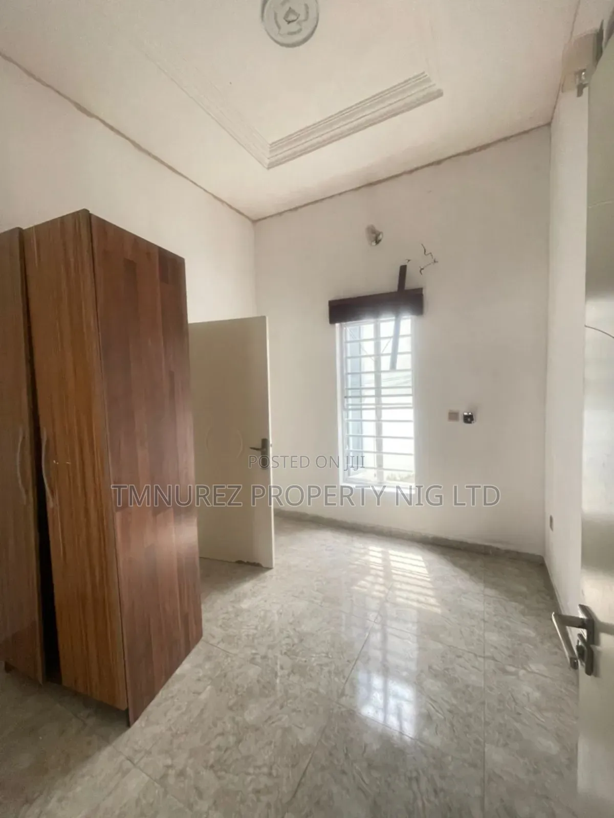 Mini Flat in Orchild Road, Chevron for rent