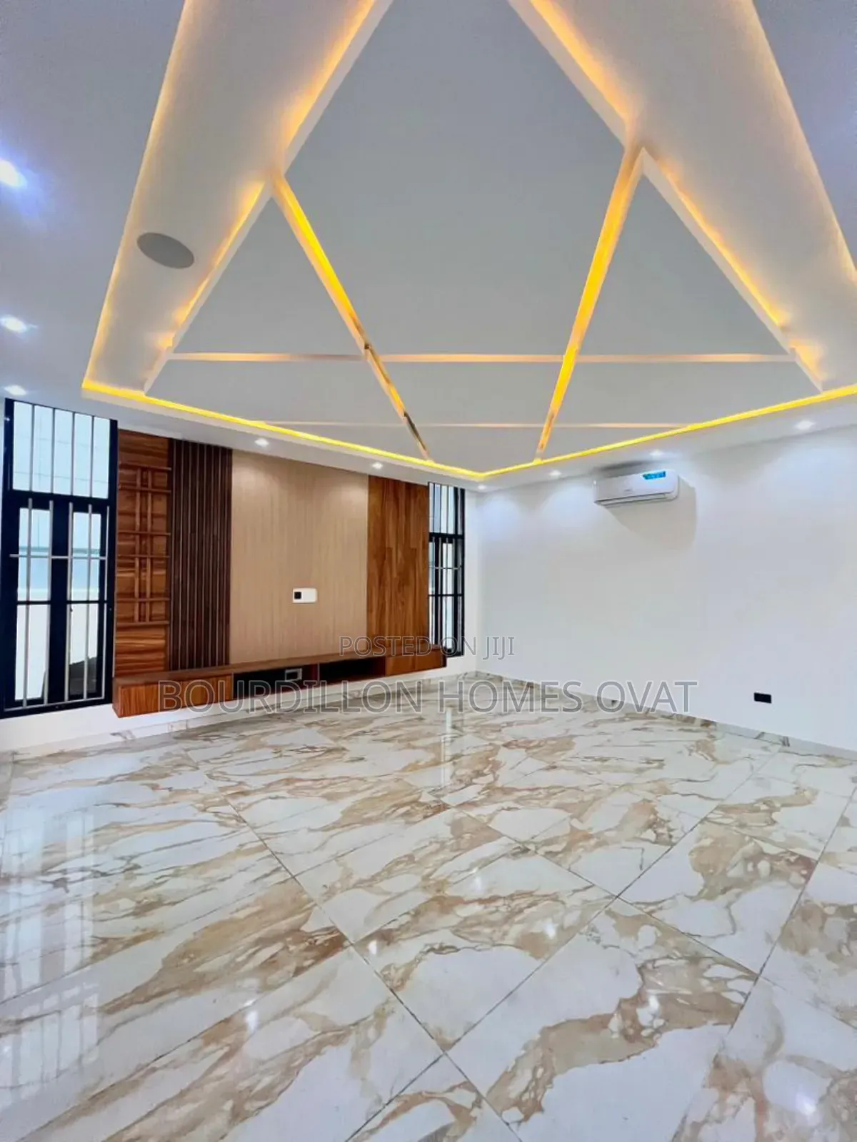 6bdrm Apartment in Lekki Phase 1 for sale