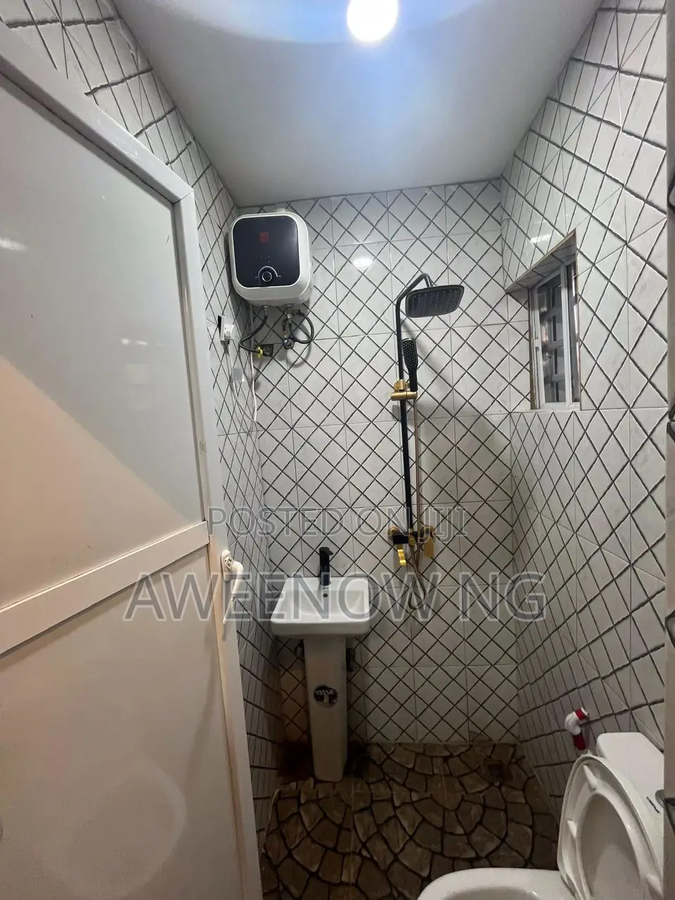 1 BDRM FLT Shan