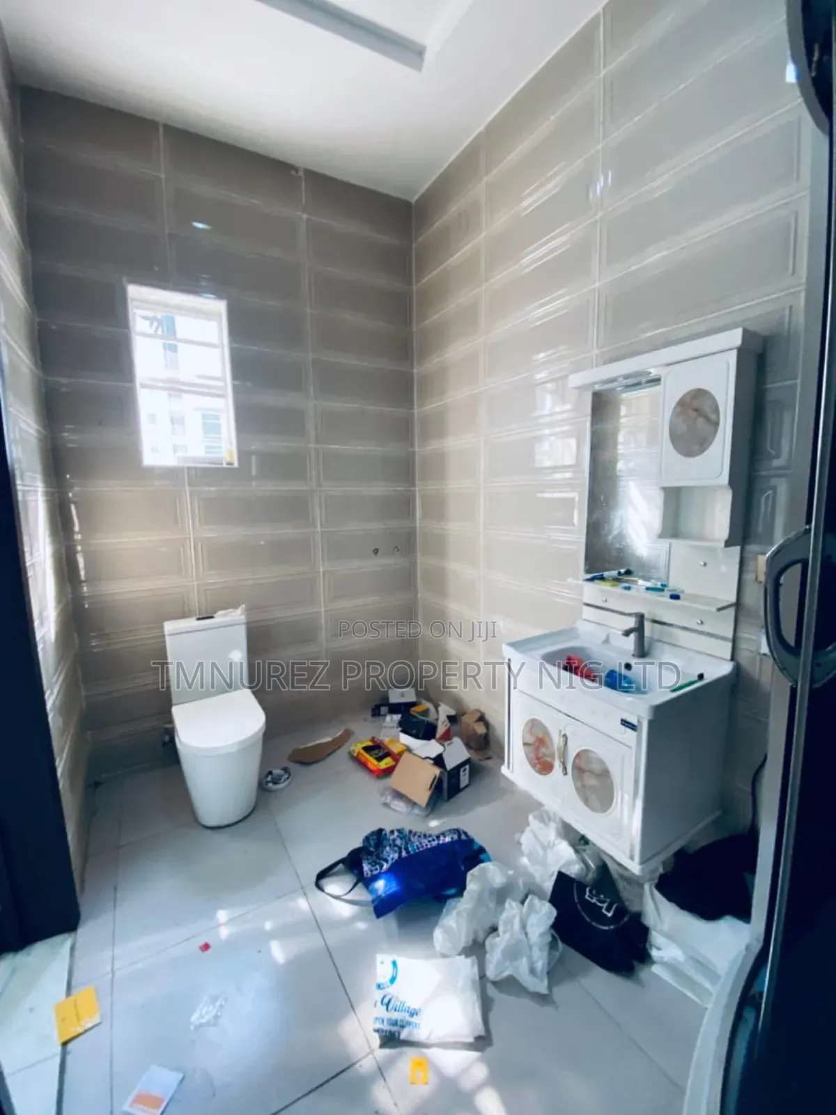 Studio Apartment in Orchild Road, Chevron for rent