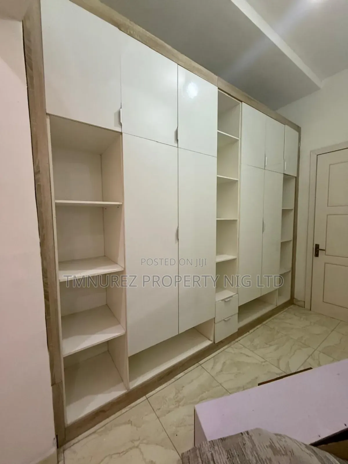 Studio Apartment in Oral Estate, Chevron for rent