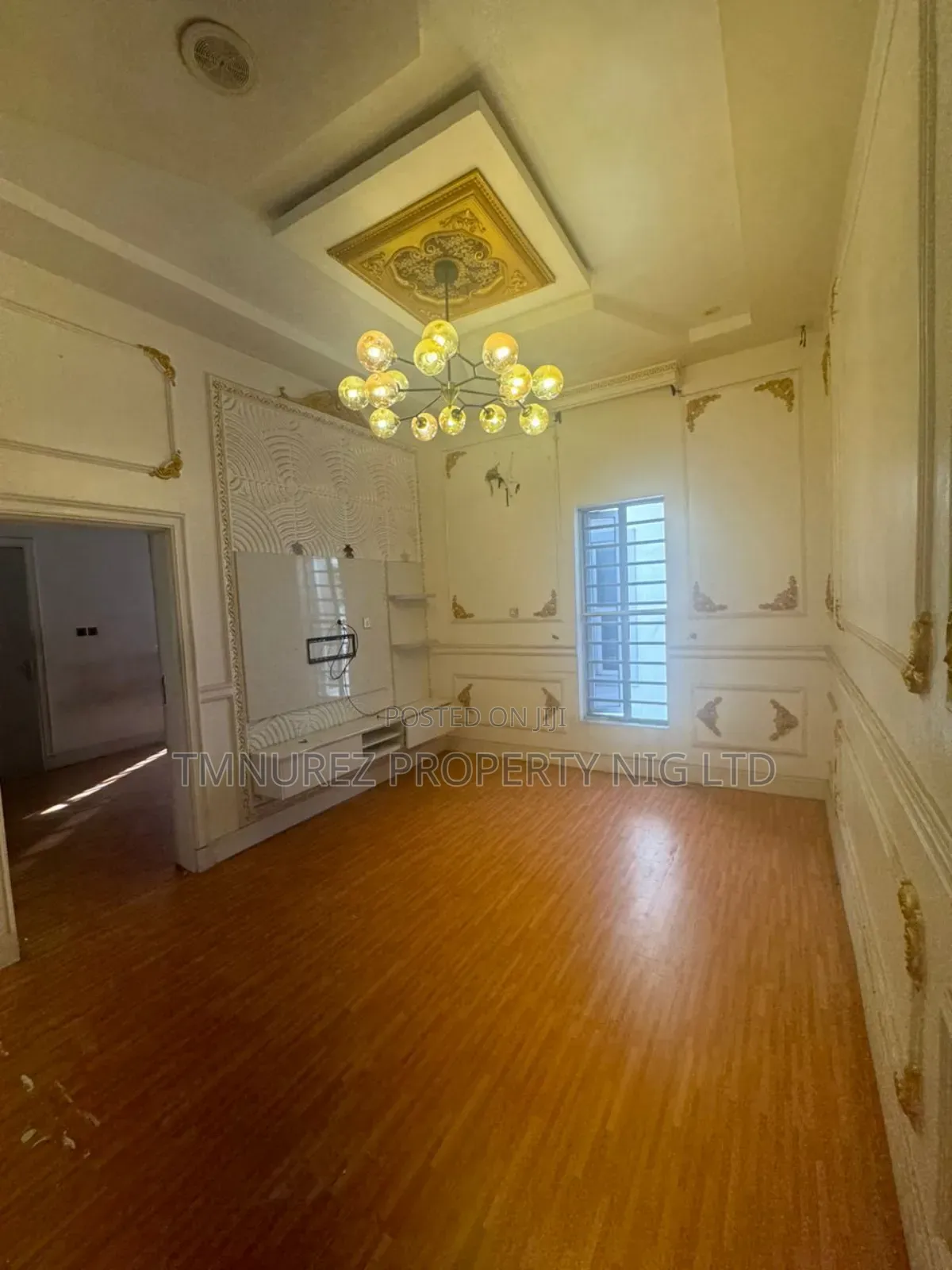 Mini Flat in Orchild Road, Chevron for rent