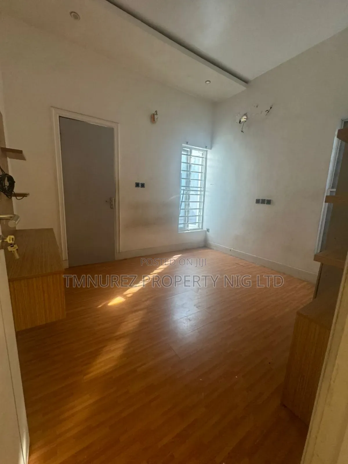 Mini Flat in Orchild Road, Chevron for rent
