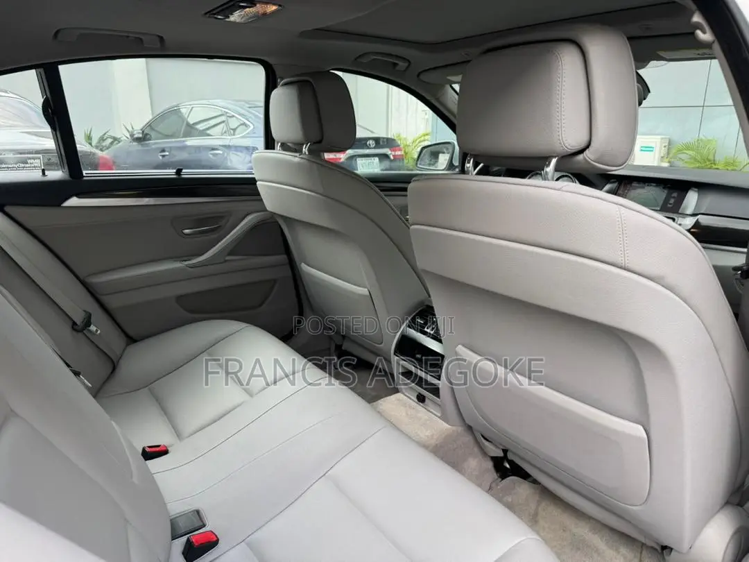 BMW 528i 2011 Silver
