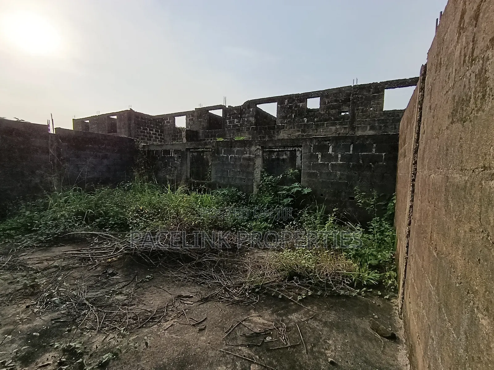 10bdrm Block of Flats in Ado-Odo/Ota for sale