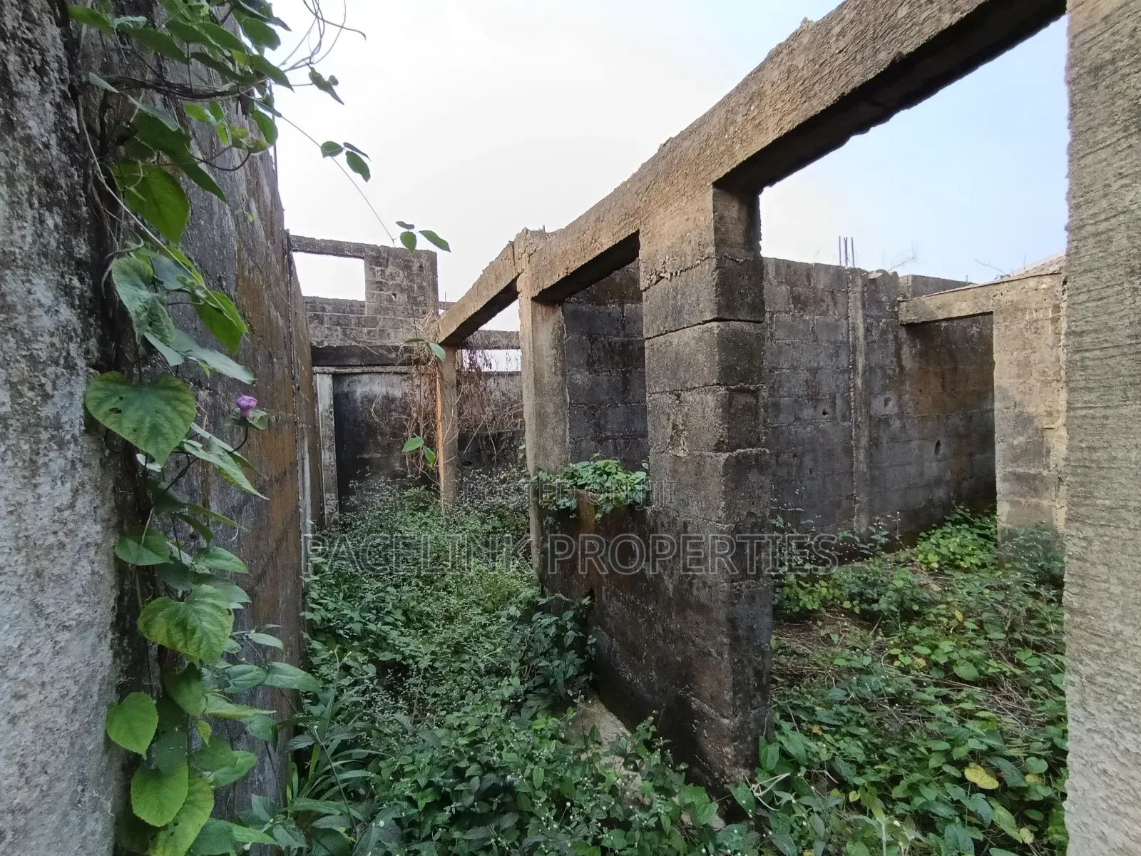 10bdrm Block of Flats in Ado-Odo/Ota for sale