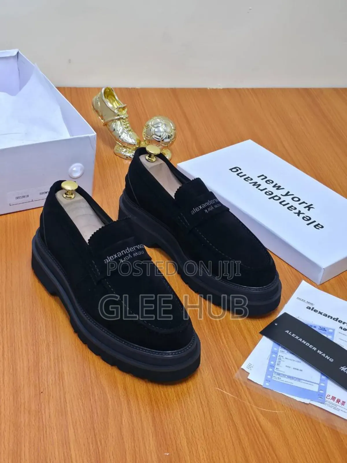 Lv Dry Suede Shoes