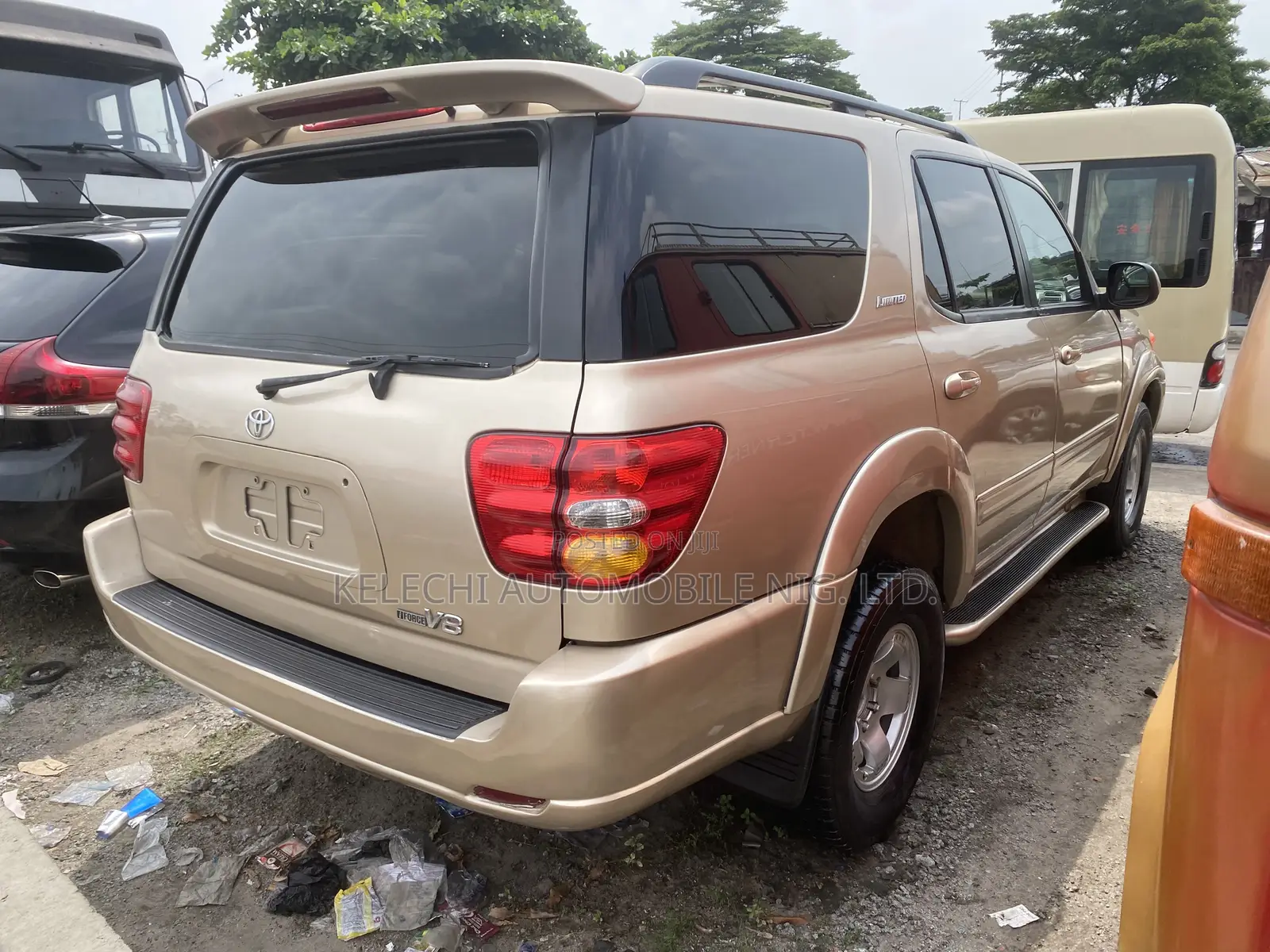 Toyota Sequoia SR5 4dr SUV (4.7L 8cyl 4A) 2003 Gold