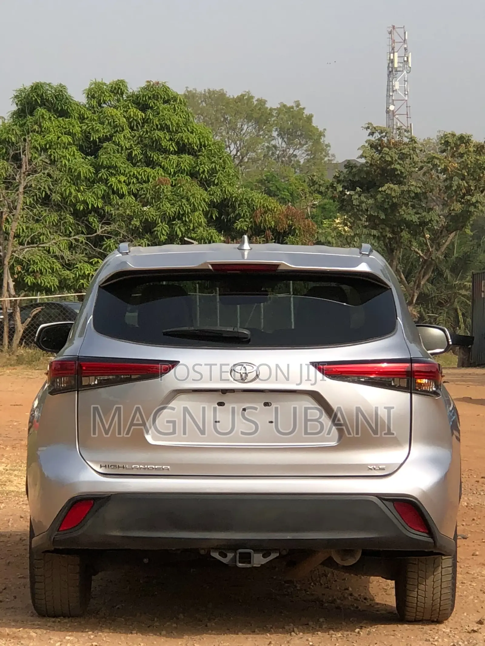 Toyota Highlander XLE 2022 Gray