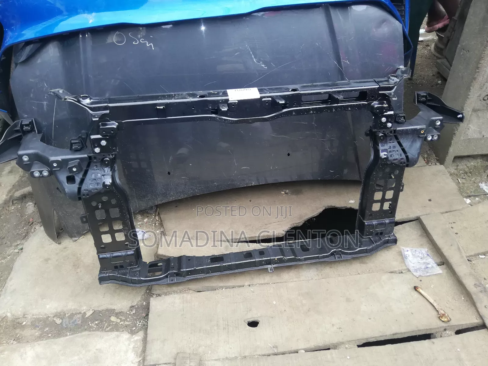 Front Cut Hyundai Santa Fe 2013