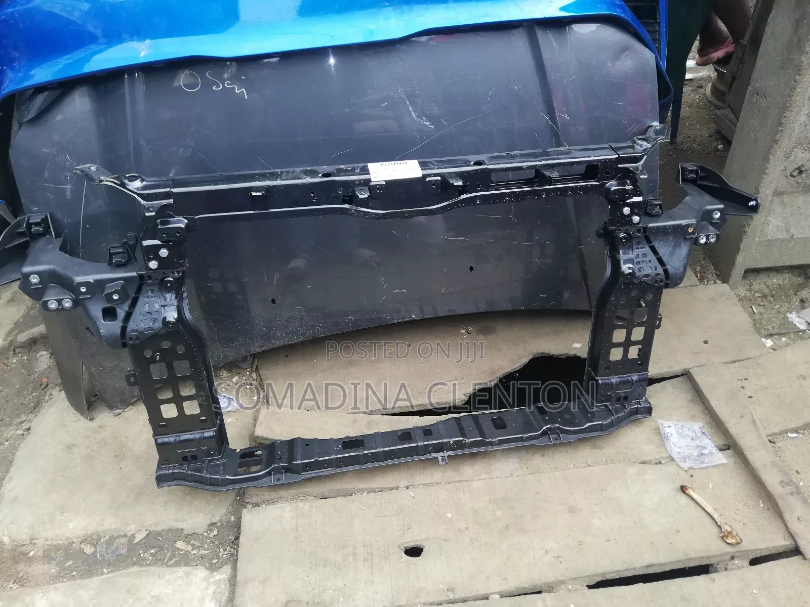 Front Cut Hyundai Santa Fe 2013