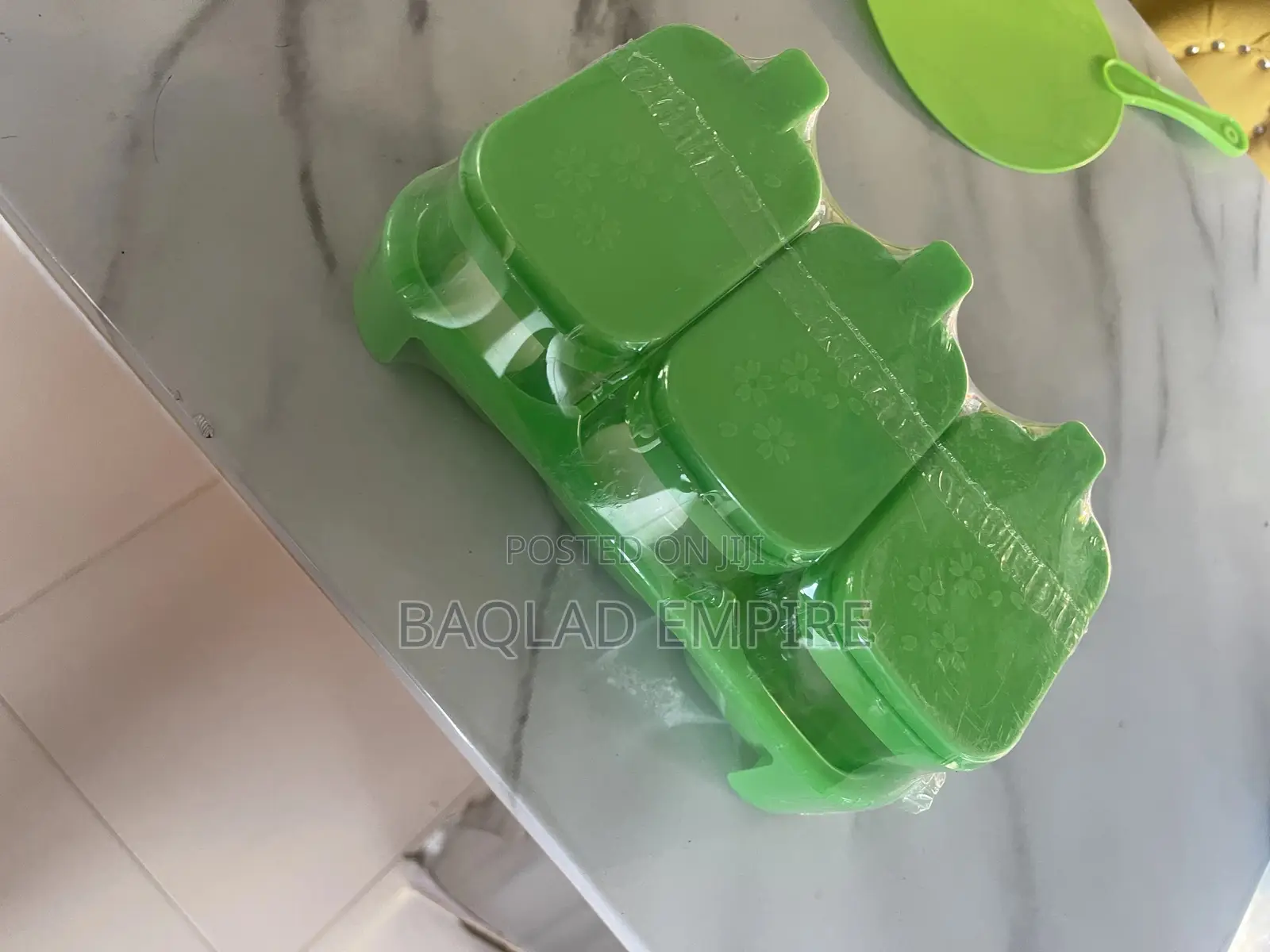 3 in 1 Plastic Spice Rack(It Comes With Spoons)