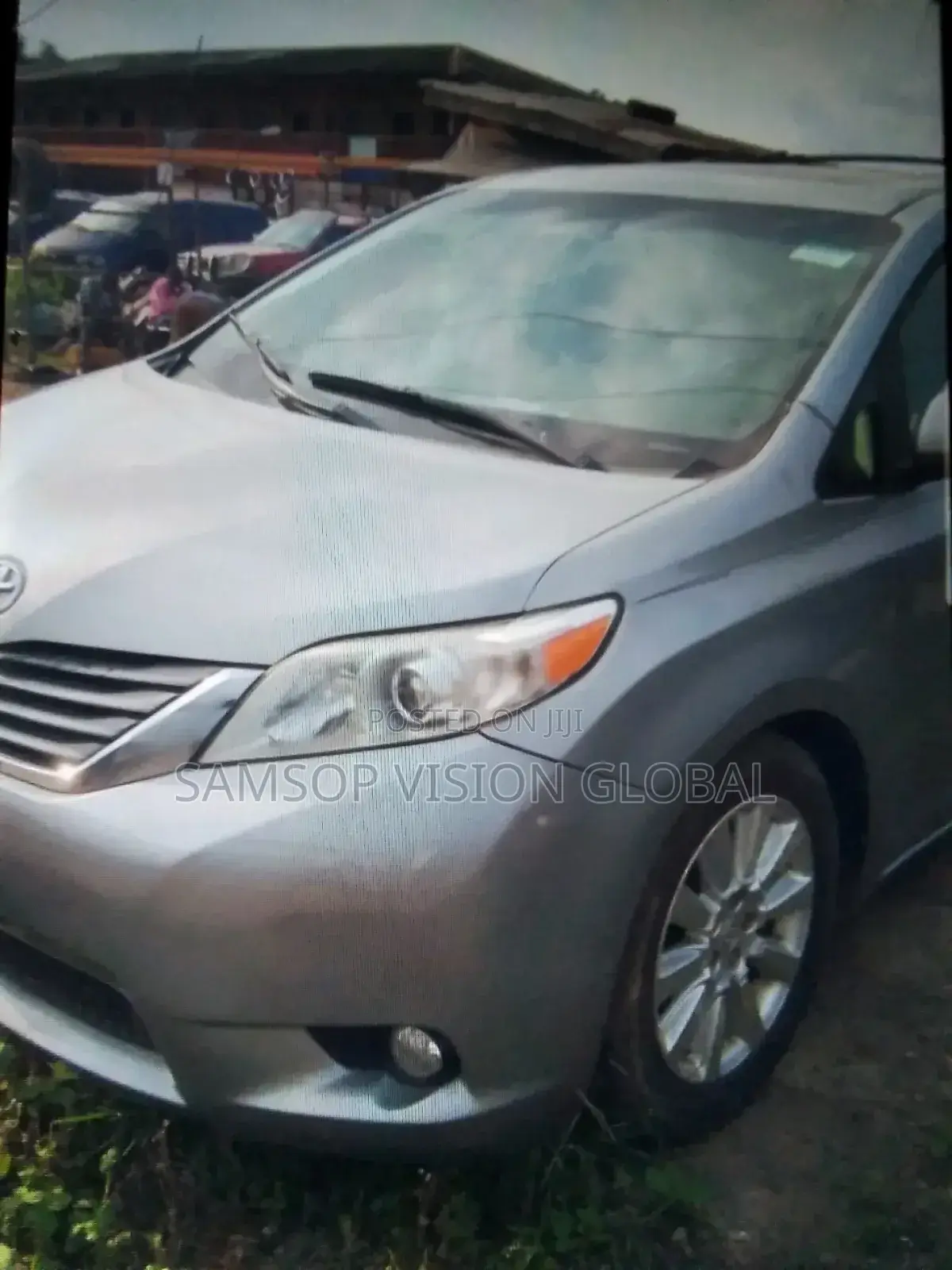 Toyota Sienna XLE 8 Passenger 2011 Gray