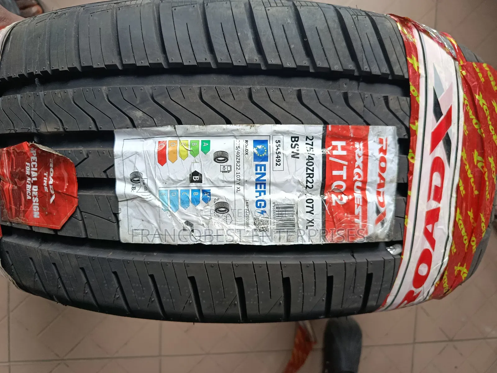 275/40r22 Roadx Tire