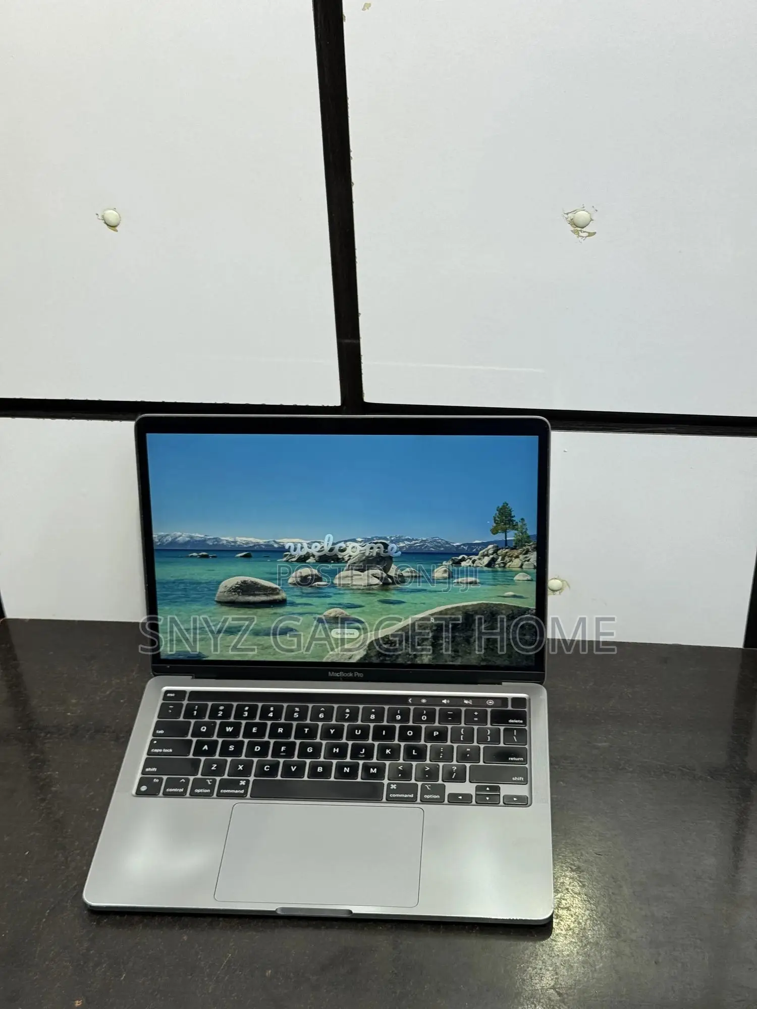 Laptop Apple MacBook Pro 2020 16GB Apple M1 SSD 500GB