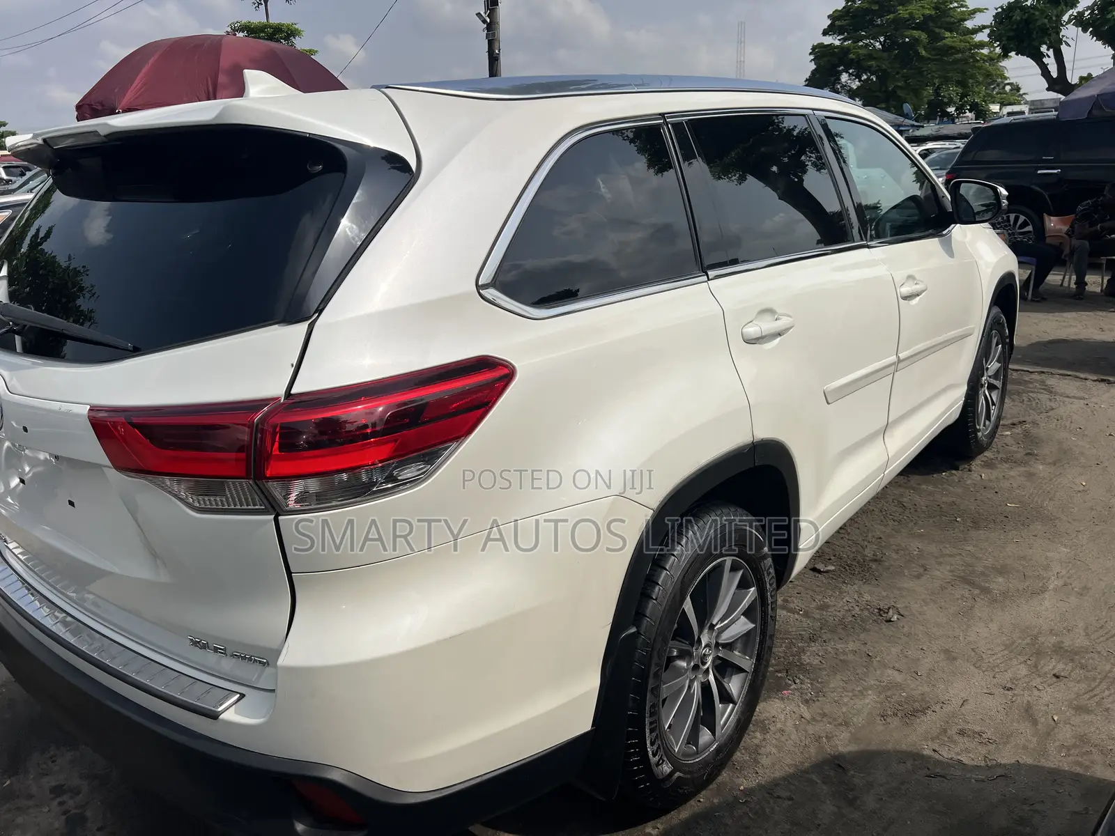 Toyota Highlander XLE 4x4 V6 (3.5L 6cyl 8A) 2018 White
