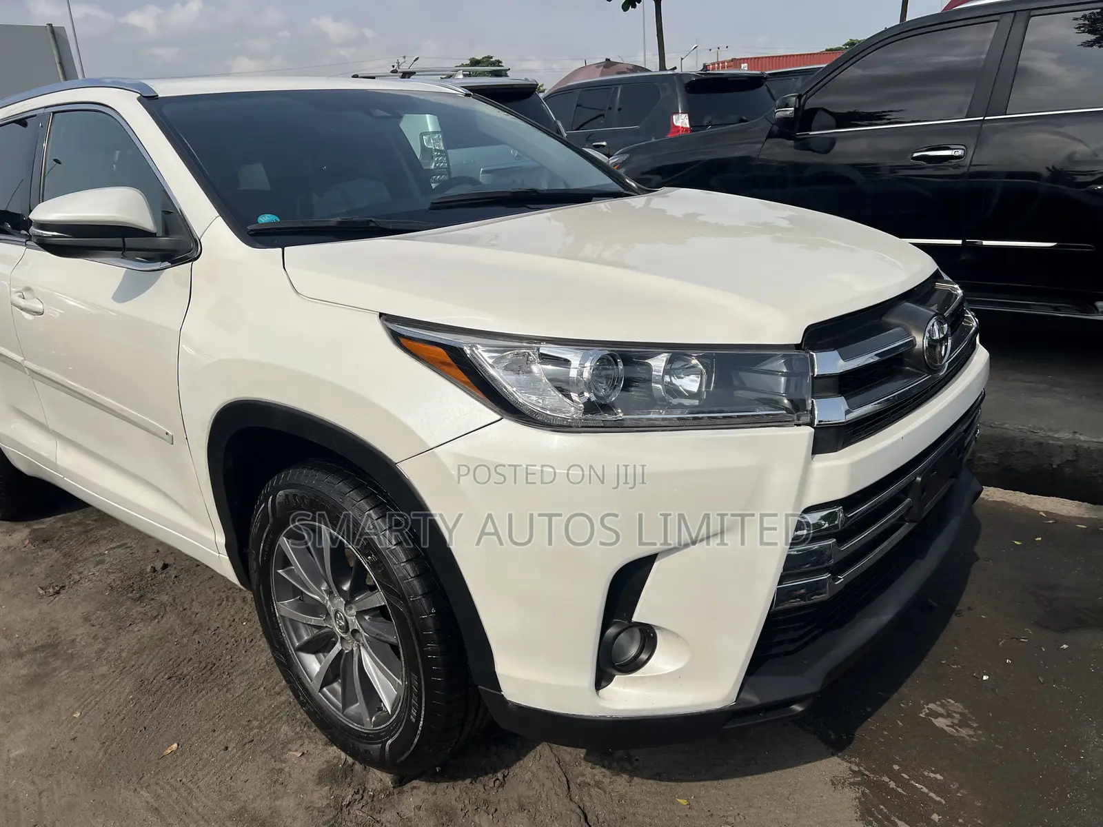 Toyota Highlander XLE 4x4 V6 (3.5L 6cyl 8A) 2018 White