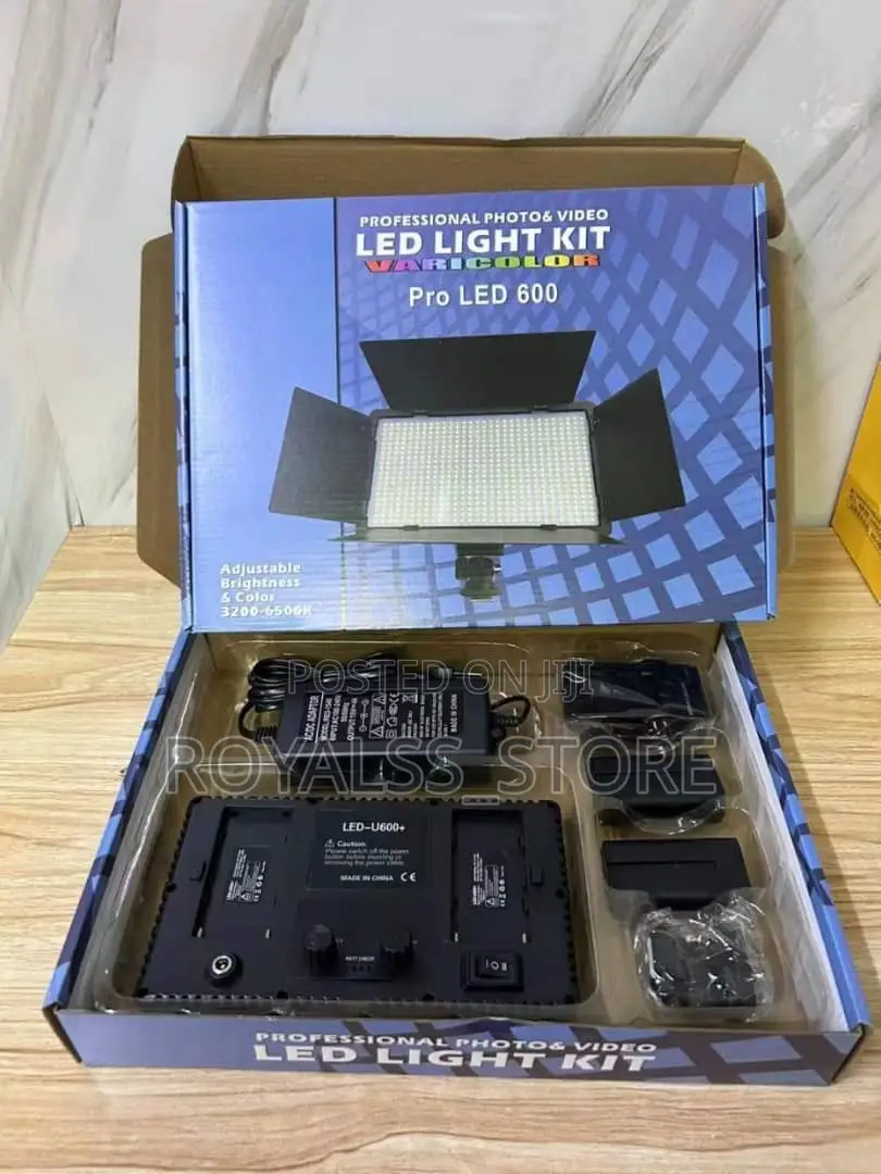 Led 600/800 + Tripod Stand + Batteries Professional Video Led Light