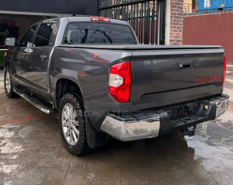 Toyota Tundra 2017 Gray