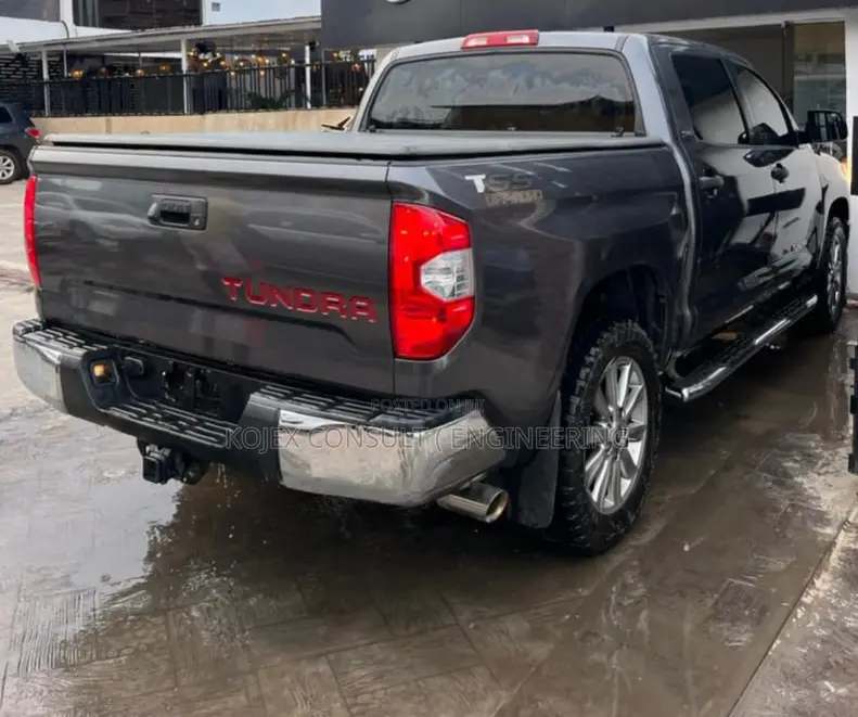 Toyota Tundra 2017 Gray