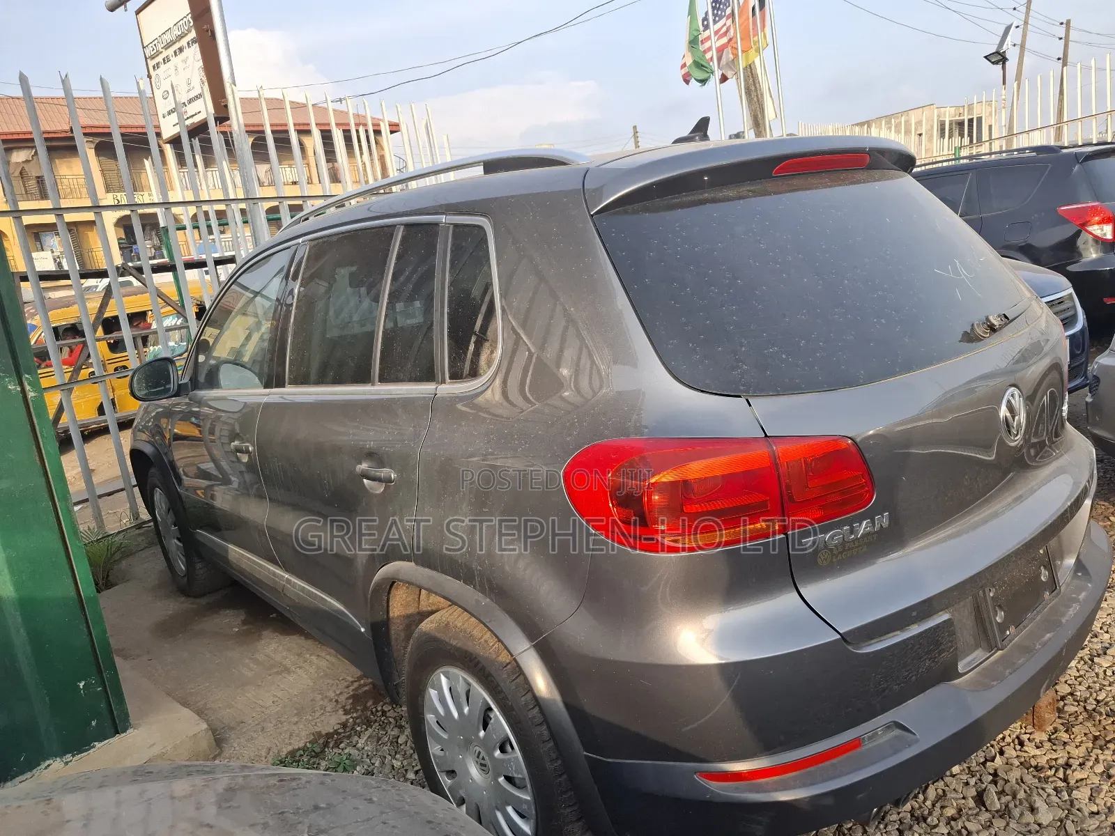 Volkswagen Tiguan SE with Sunroof & Nav 2013 Gray