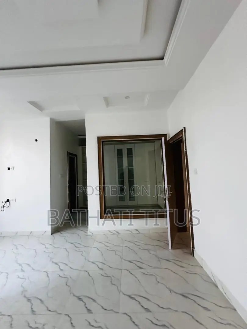 4bdrm Duplex in Zone B for sale
