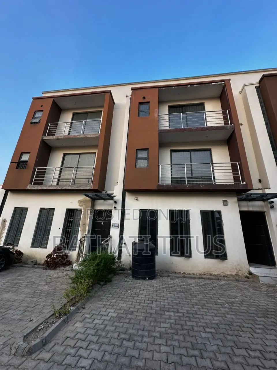 4bdrm Duplex in Zone B for sale