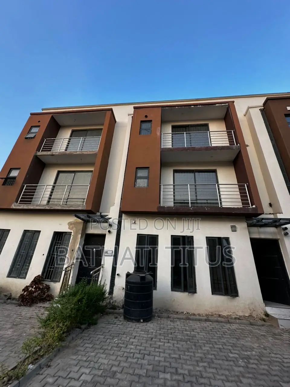 4bdrm Duplex in Zone B for sale