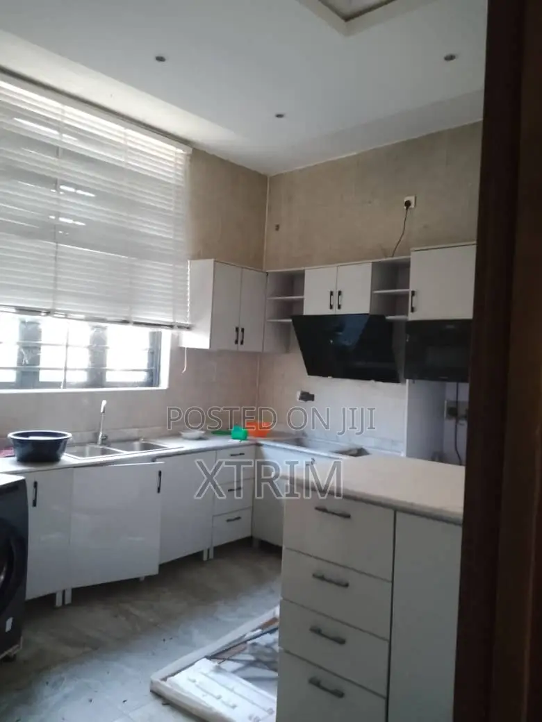 5bdrm Duplex in GRA Phase 1 for sale