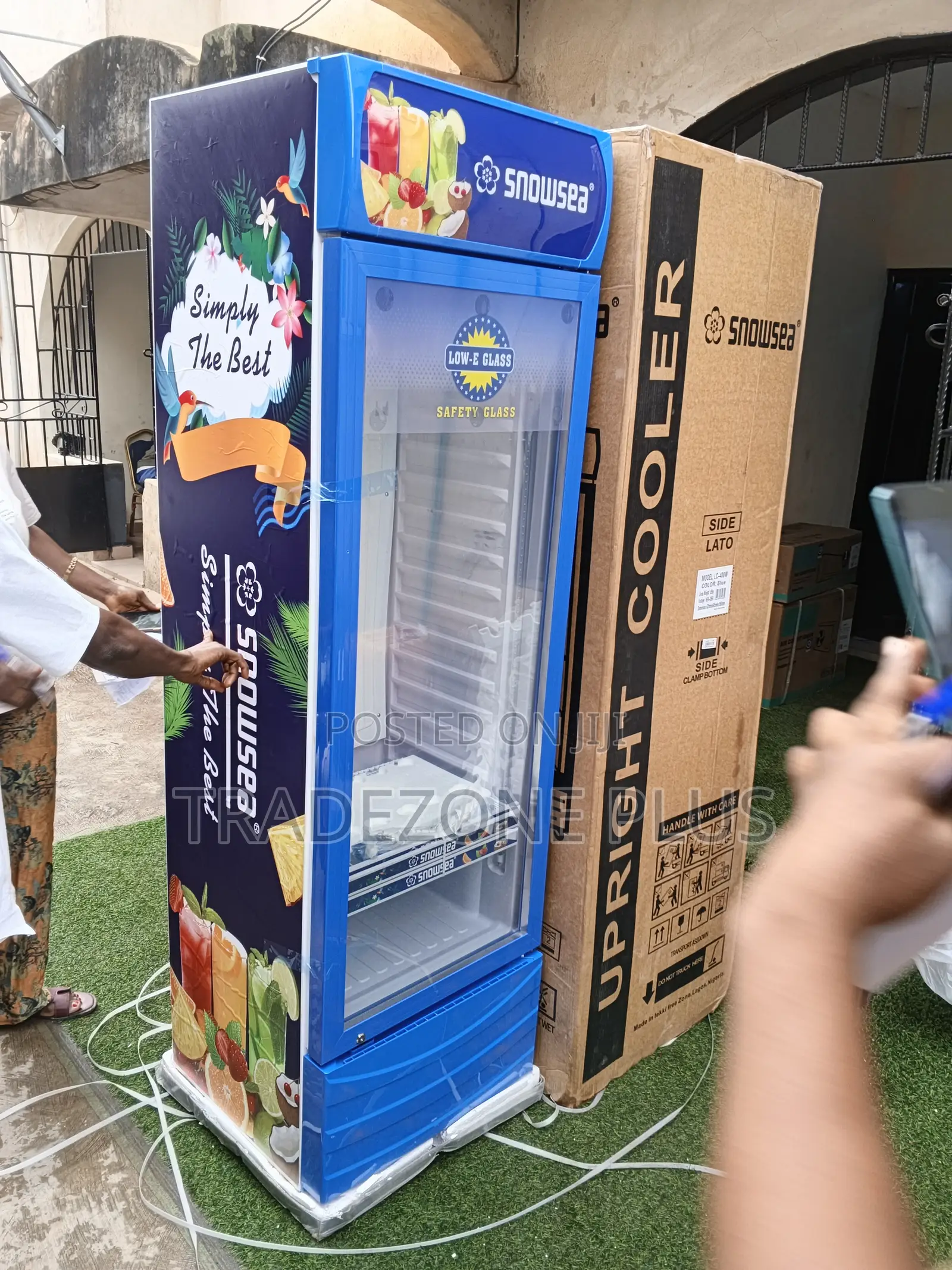 Snowsea 400l Single-Door Upright Beverage Chiller