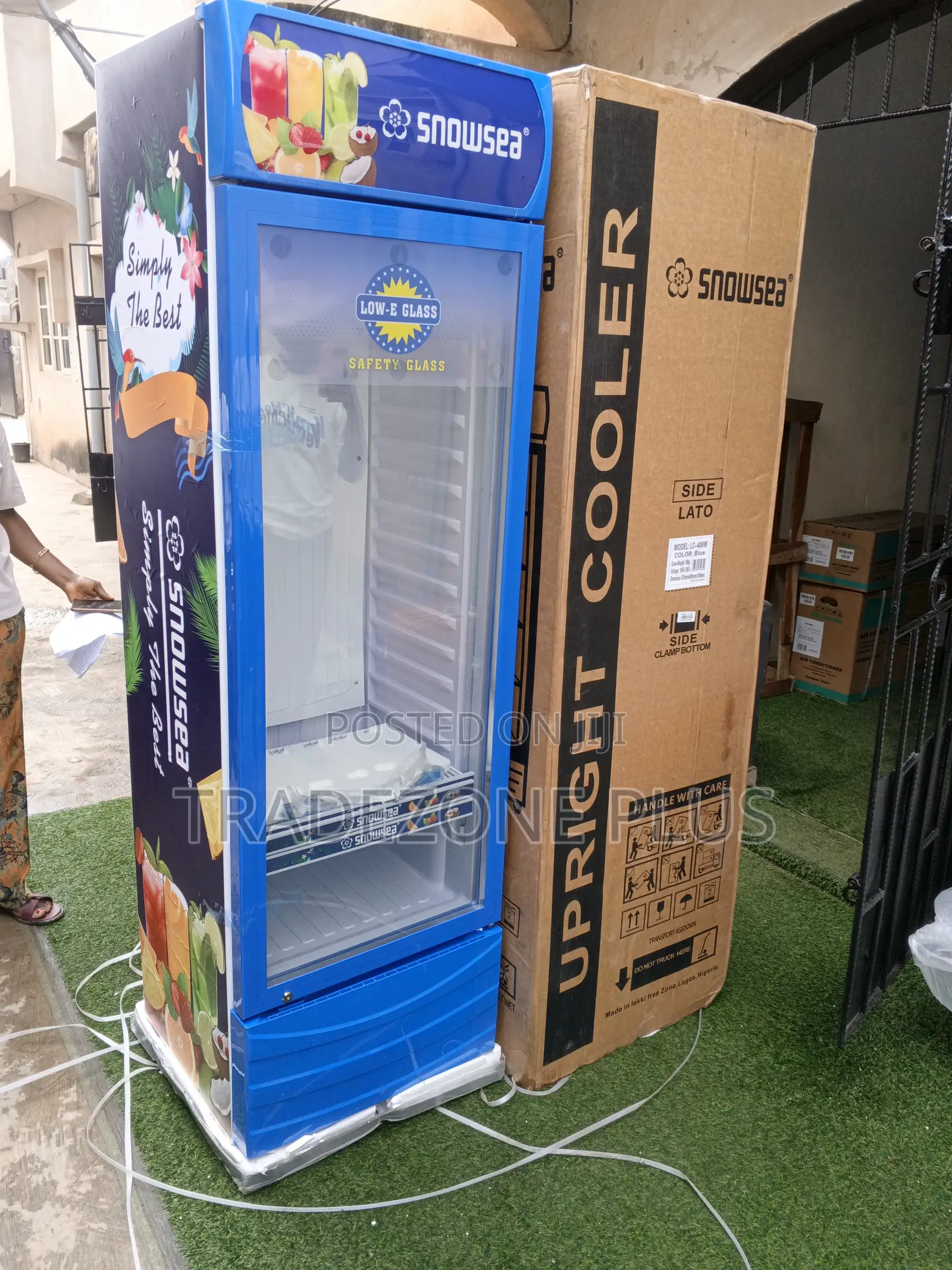 Snowsea 400l Commercial Upright Drink Display Fridge
