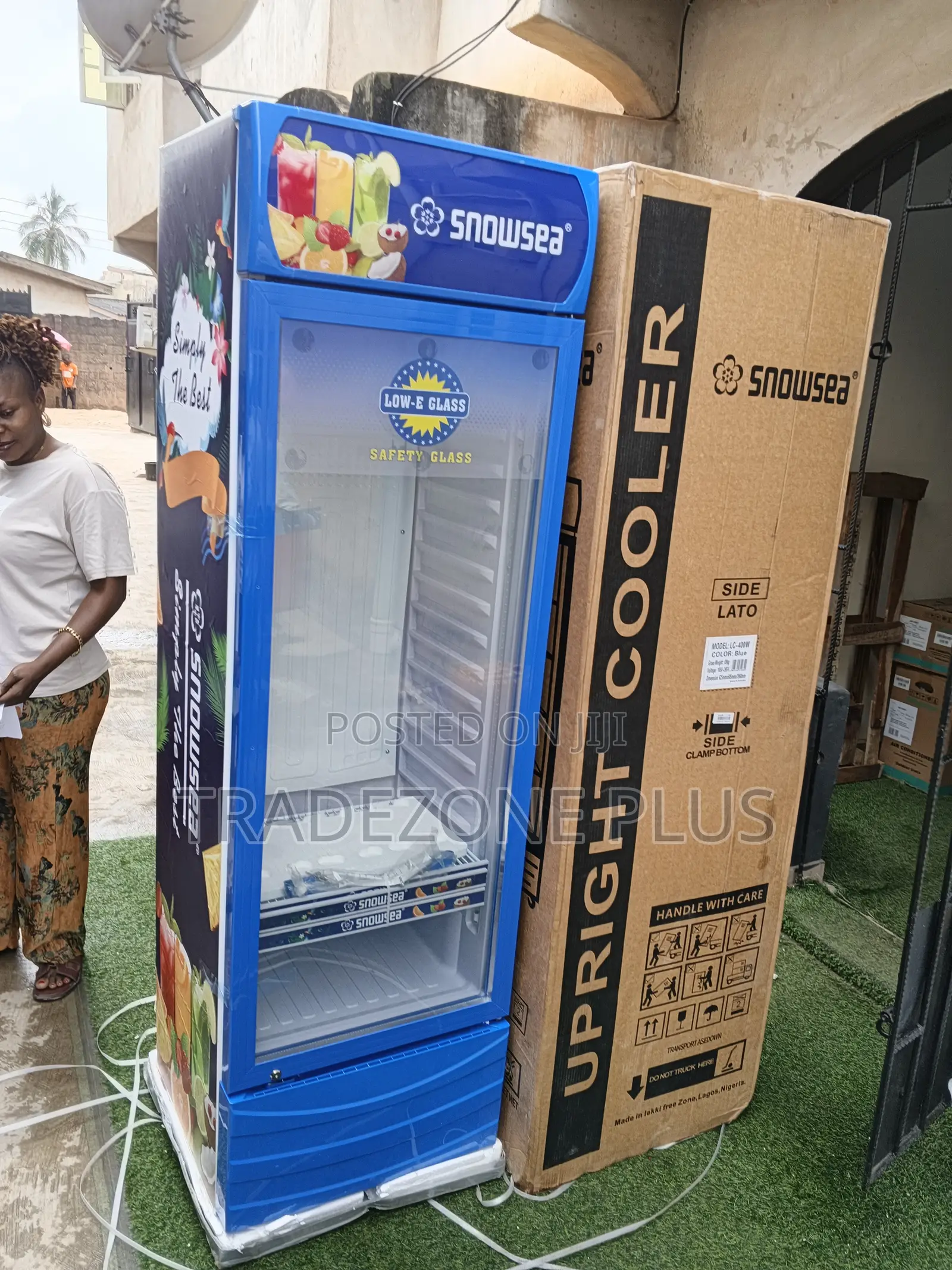 Snowsea 400l Retail Upright Refrigerator for Display