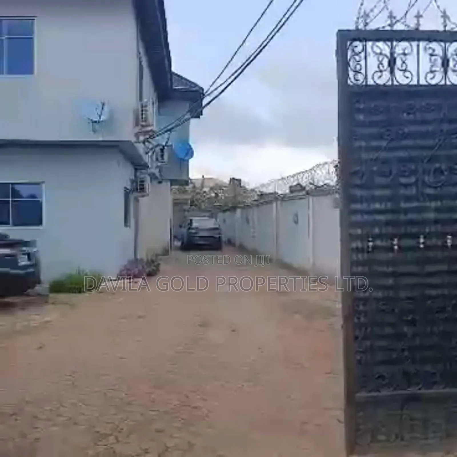 12bdrm Block of Flats in Benin City for sale