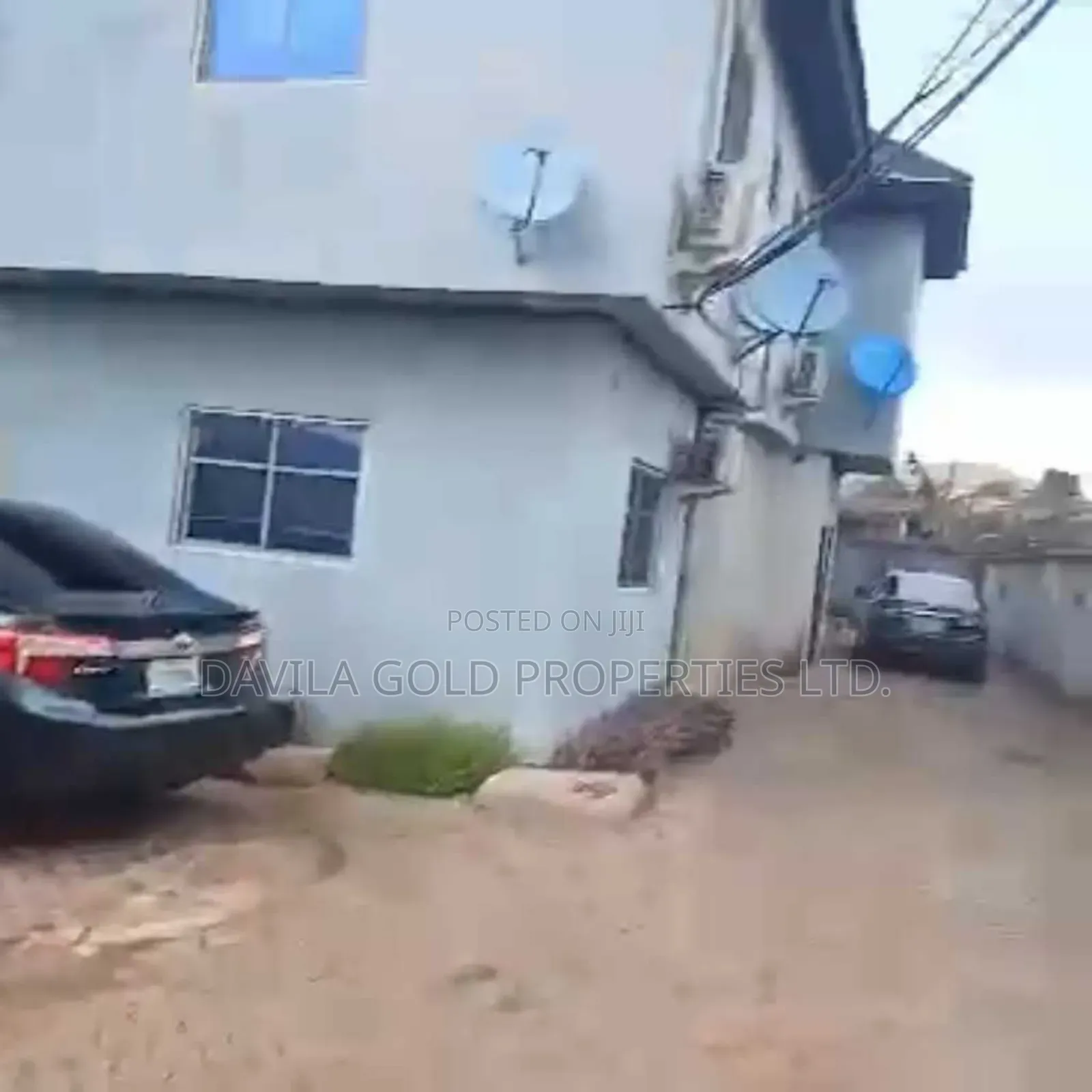 12bdrm Block of Flats in Benin City for sale