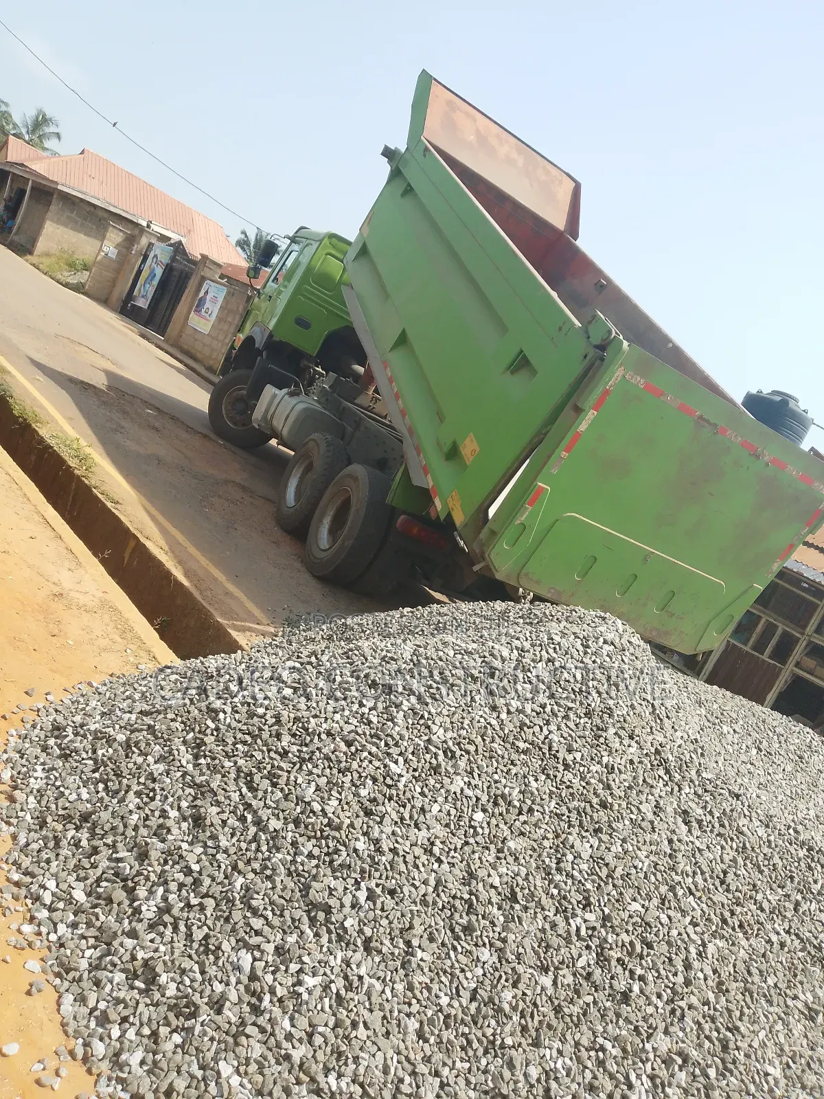 Granite and Chippings (20, 25, 30 Tons)