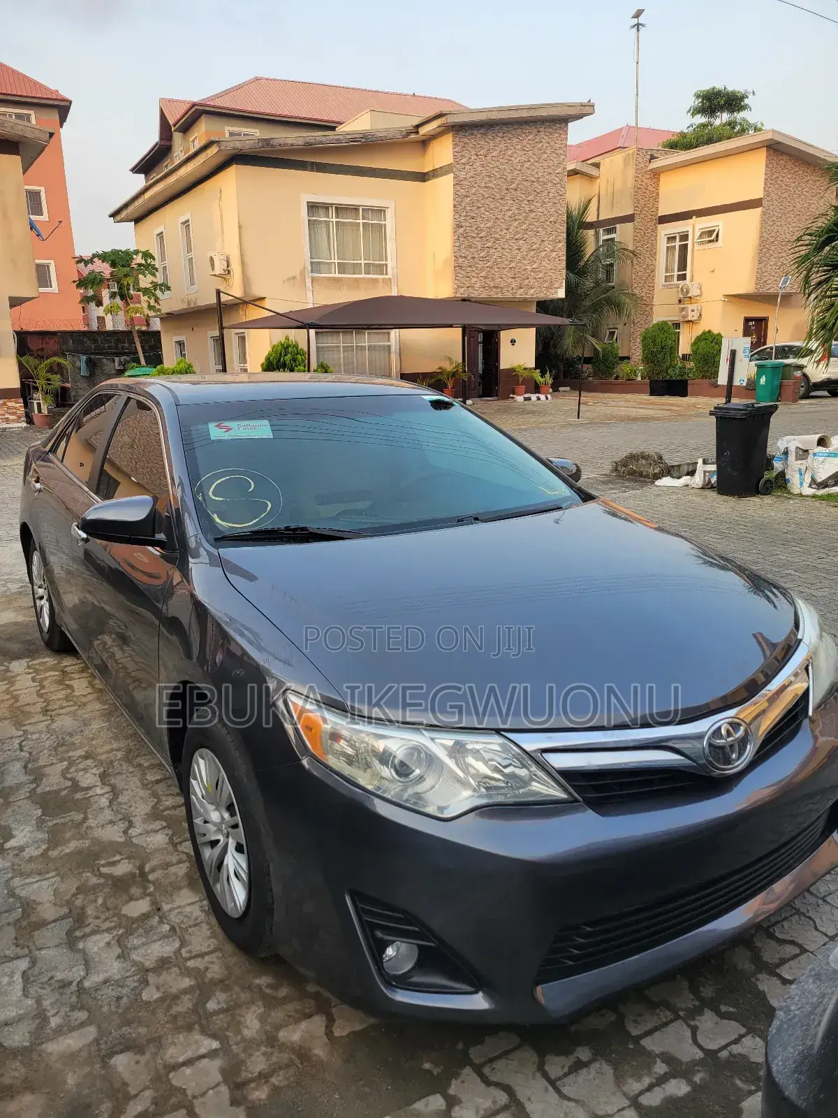 Toyota Camry LE 4dr Sedan (2.5L 4cyl 6A) 2012 Gray