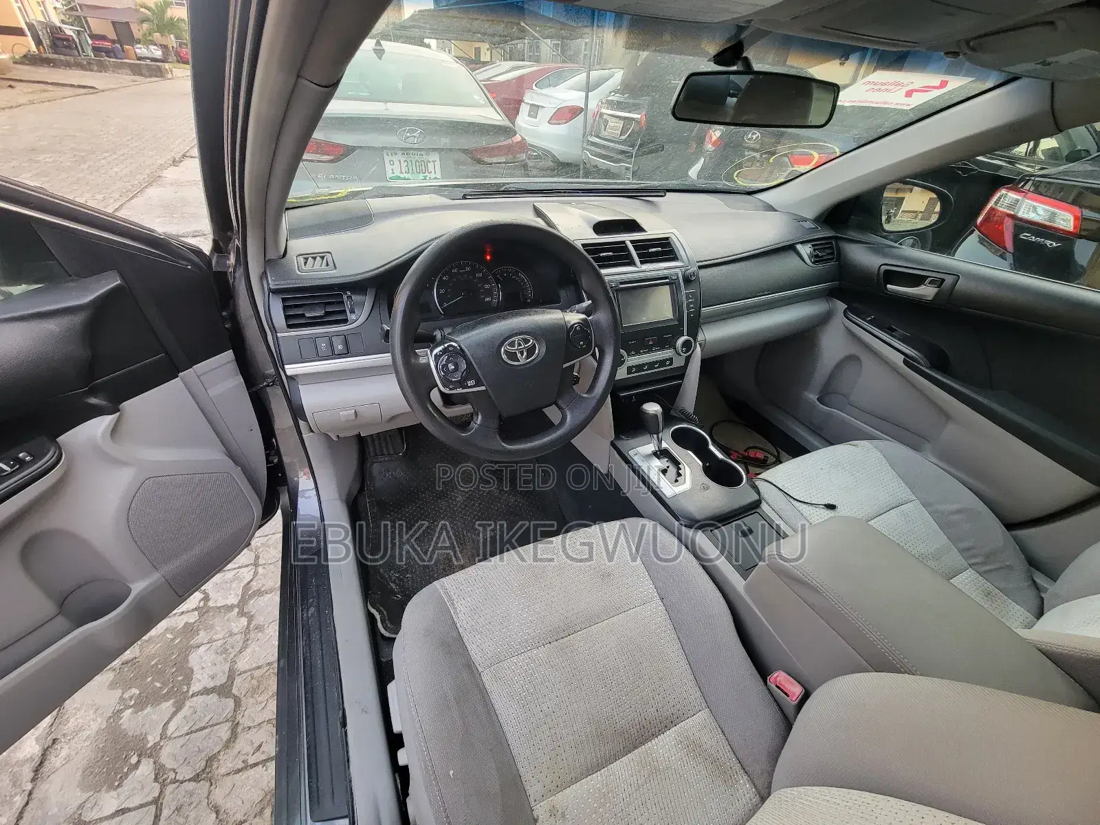Toyota Camry LE 4dr Sedan (2.5L 4cyl 6A) 2012 Gray
