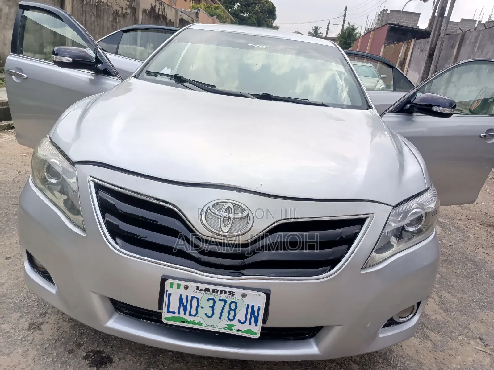 Toyota Camry Base 4dr Sedan (2.5L 4cyl 6M) 2010 Silver