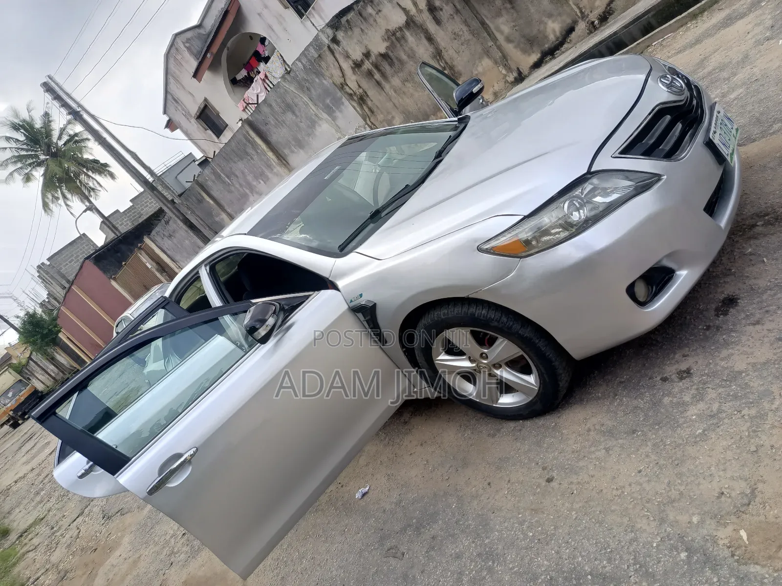 Toyota Camry Base 4dr Sedan (2.5L 4cyl 6M) 2010 Silver