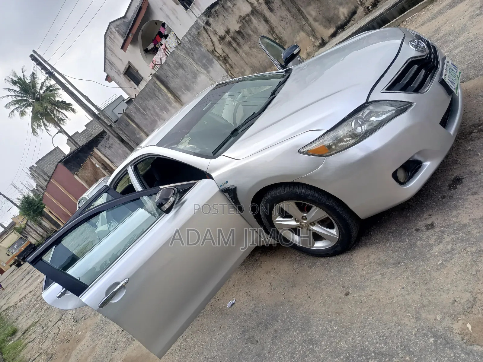 Toyota Camry Base 4dr Sedan (2.5L 4cyl 6M) 2010 Silver