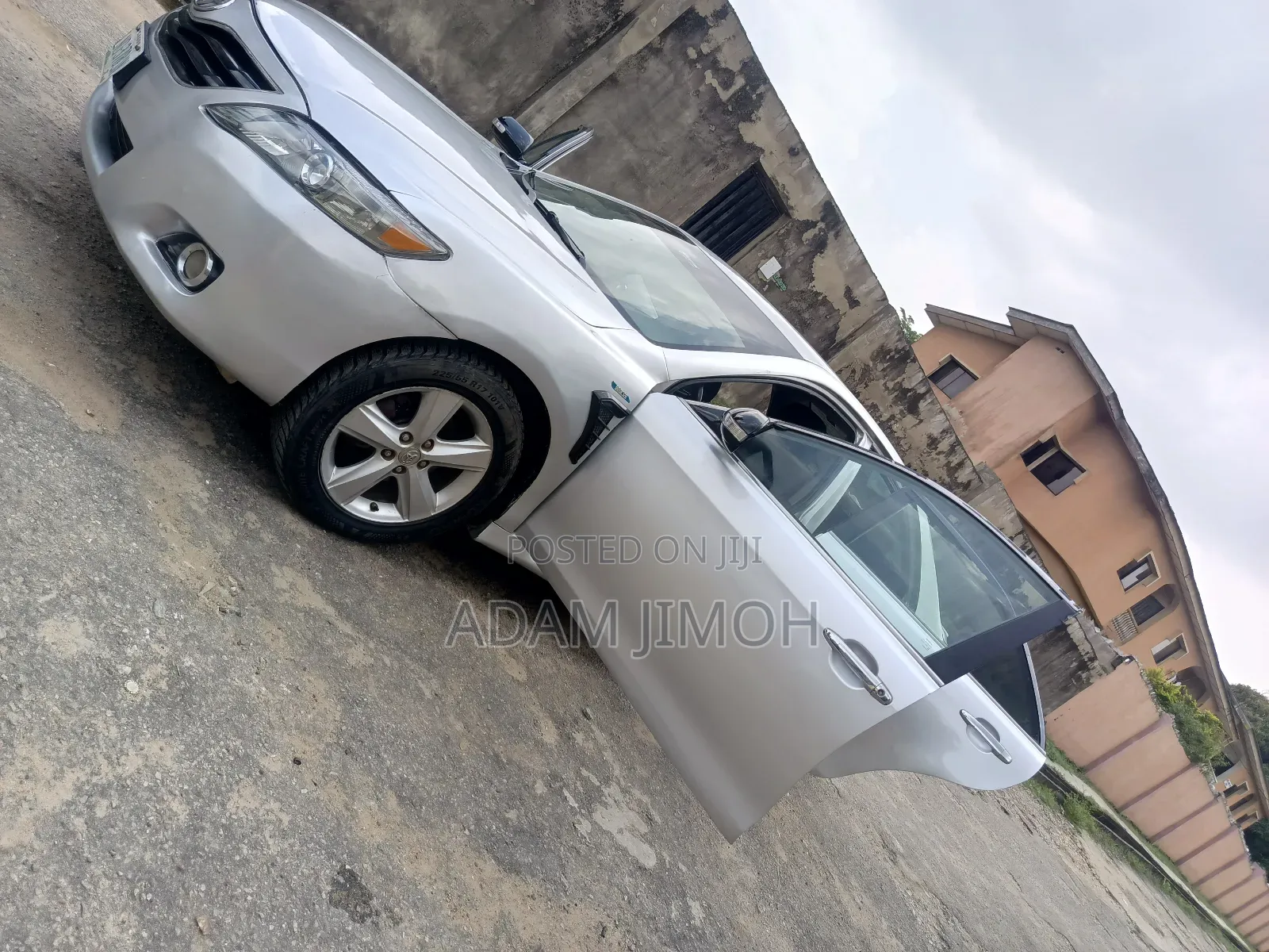 Toyota Camry Base 4dr Sedan (2.5L 4cyl 6M) 2010 Silver