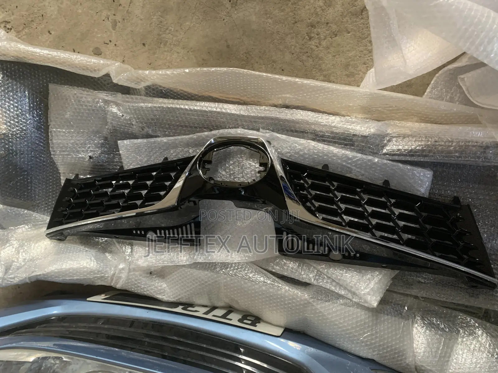 Front Grille for Toyota Sienna 2018 Brand New