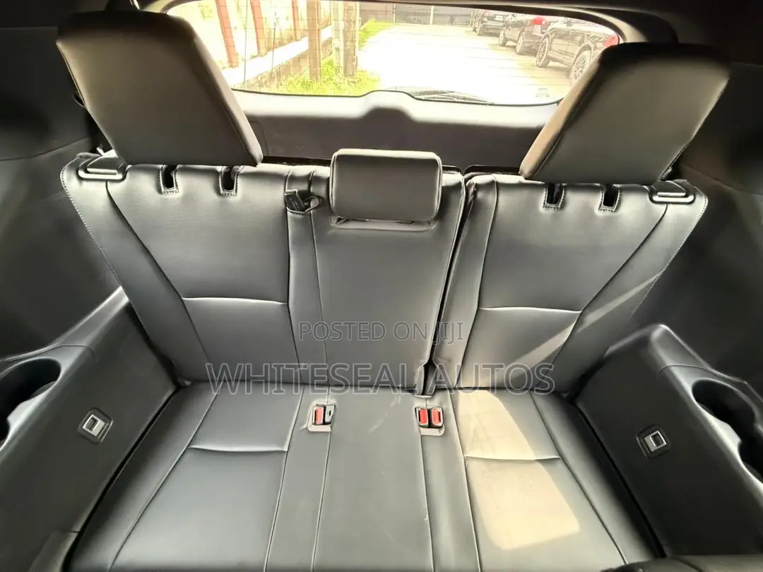Toyota Highlander XSE AWD 2023 Off white